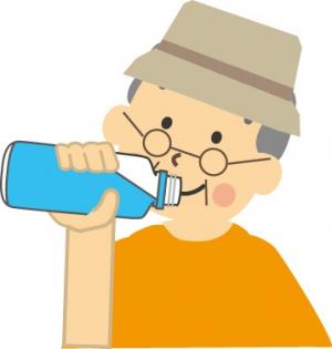 水分補給するおじいさん