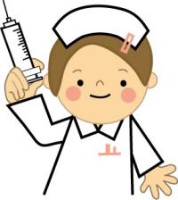 注射器をもつ看護師